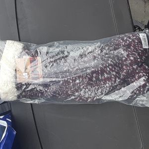 DEARFOAMS ALL CABERNET WOMEN'S SLIPPER SOCKS NEW